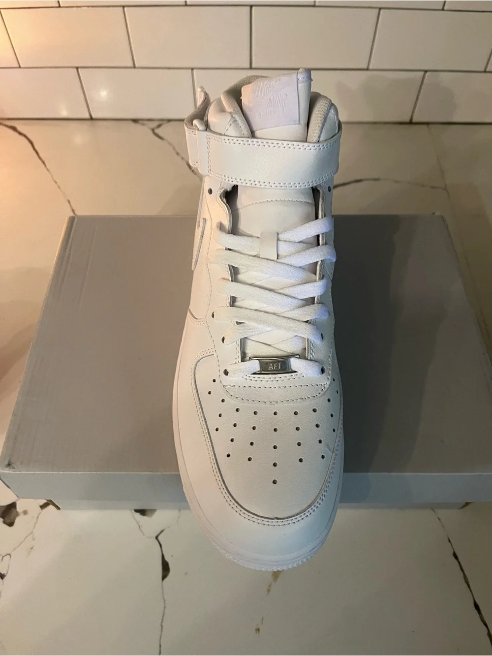 Mens AF1 Mid 07 Size 11.5.